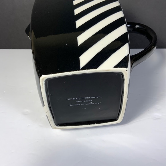 The Main Ingredient Pitcher Square Black White Yin Yang Zebra 64 ounce #ES4 - Picture 5 of 7